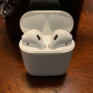 Apple AirPods 1st generation